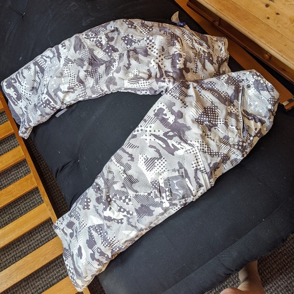Burton Snowboarding Pants - Picture 1 of 4